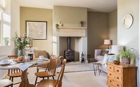 Chapel Cottage - Luxury Country Retreat